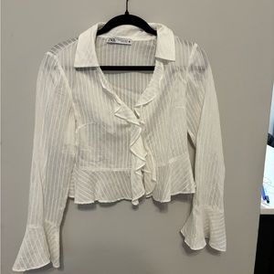 So cute, love the ruffles on this, can style with something cute nded